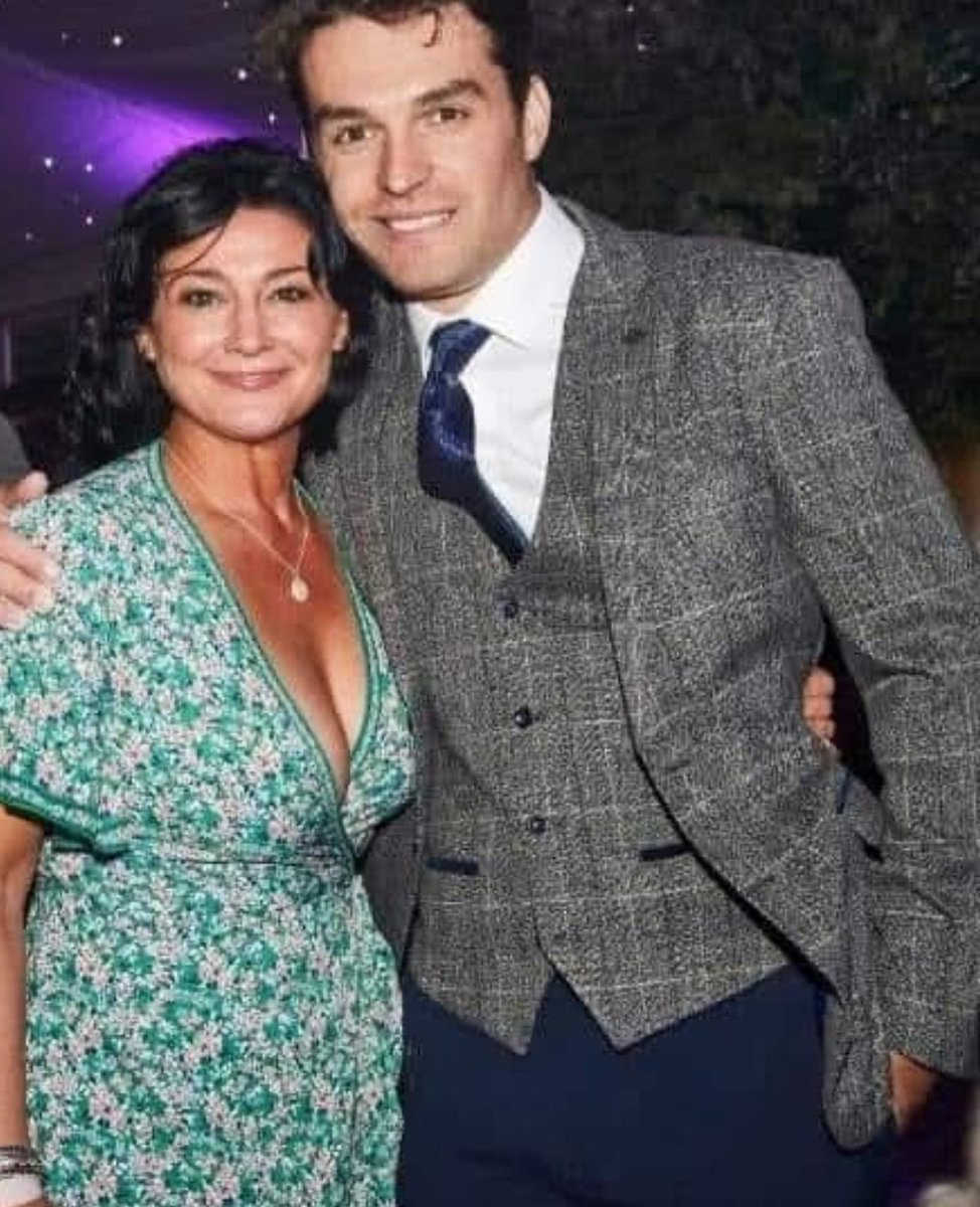 AnnieSugden75's tweet photo. Happy St Andrew's Day 🏴 to all us Scots and these two amazing Scottish actors playing Moira and Mack on Emmerdale 💙
#NatalieJRobb #LawrenceRobb
#Emmerdale https://t.co/PiEcYQgTxB