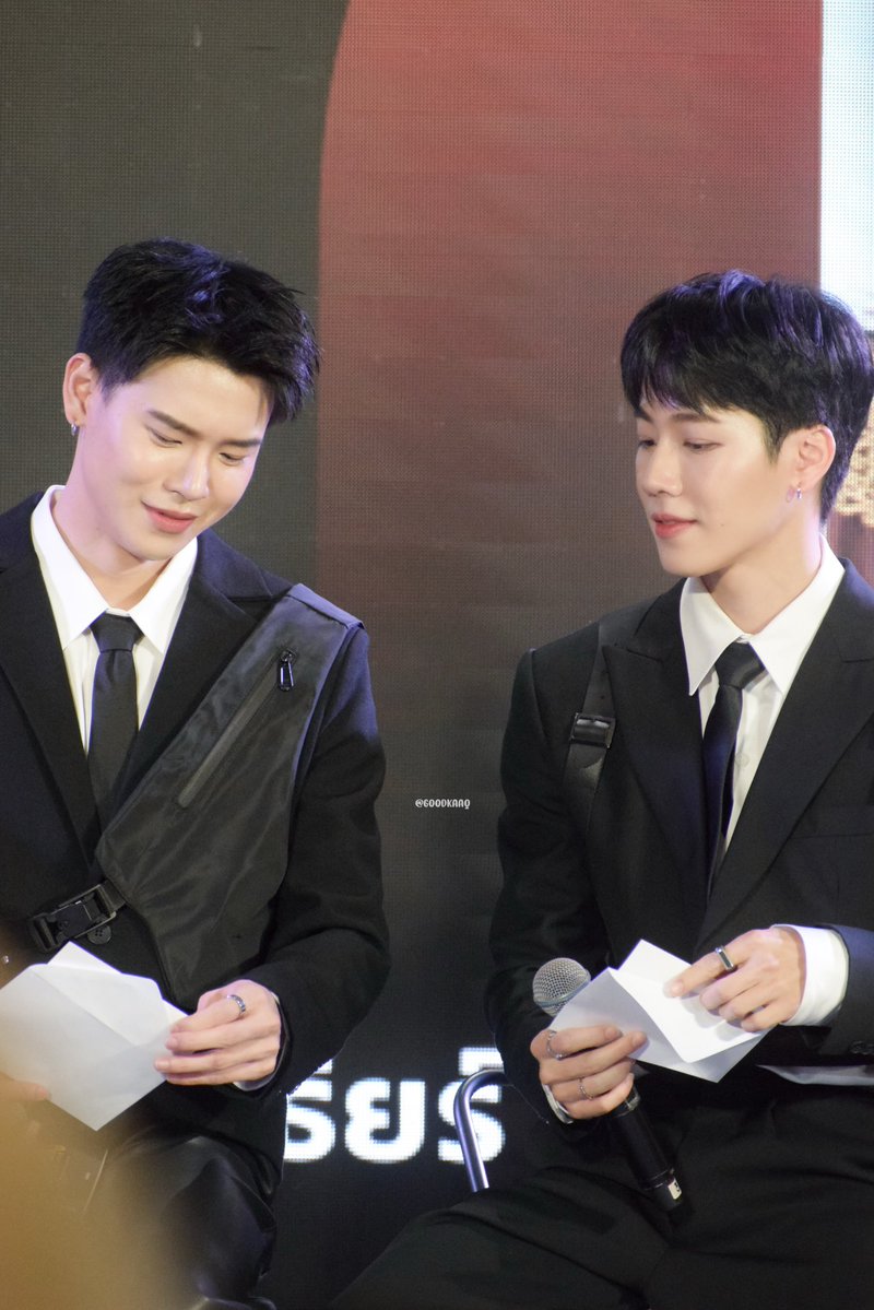 goodkaaQ's tweet image. 𝟯𝟬:𝟭𝟭:𝟲𝟴

                                  👉🏻👀👈🏻
         
            @yinyin_anw : @warwanarat 

#yinyin_anw ; #warwanarat 
#PraewMeetAndReadxที่รักสารวัตรเธียร์
PoliceInLove Praew SiamParagon