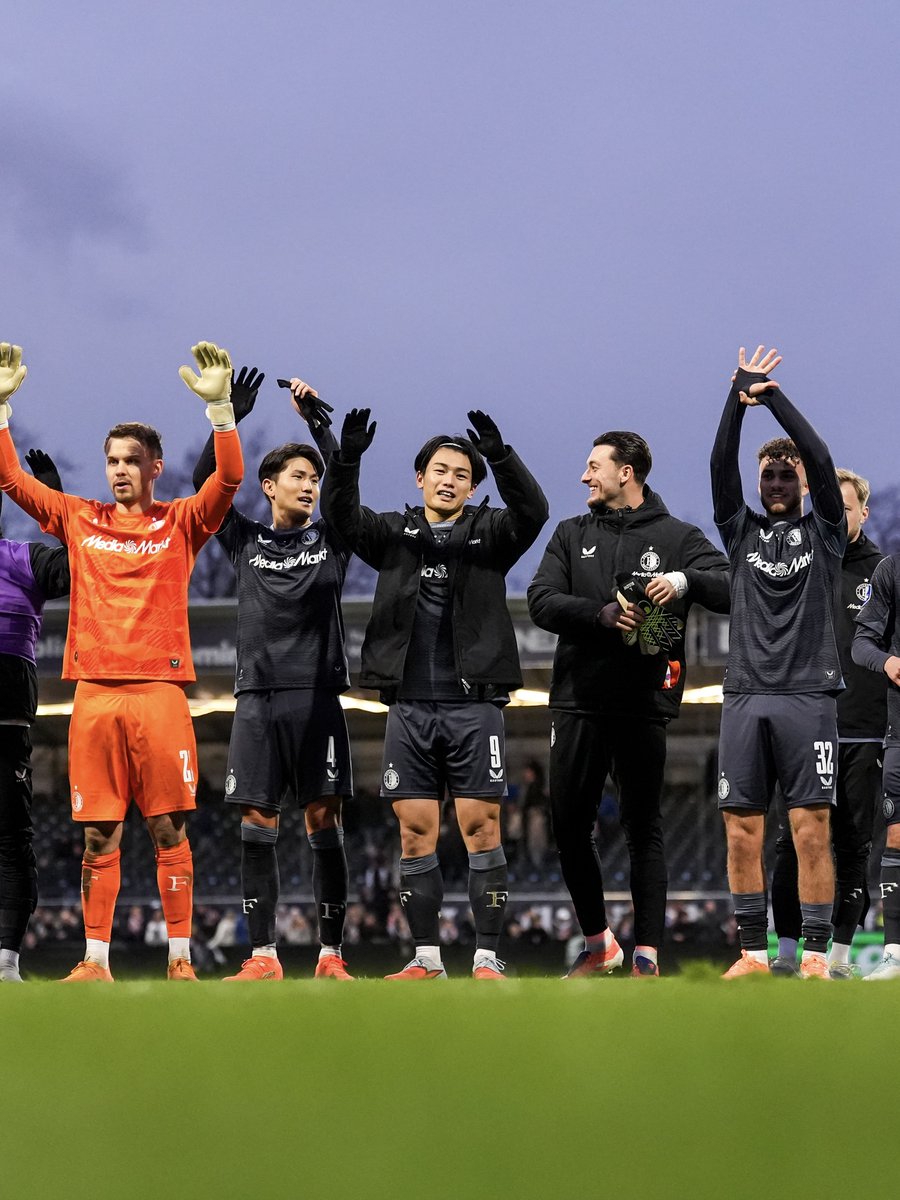 원정 3포인트를 알리는 페예노르트 그래픽