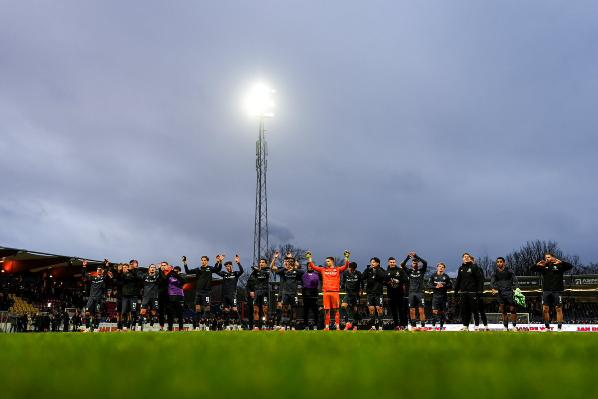 페예노르트 원정 승리 현장 사진