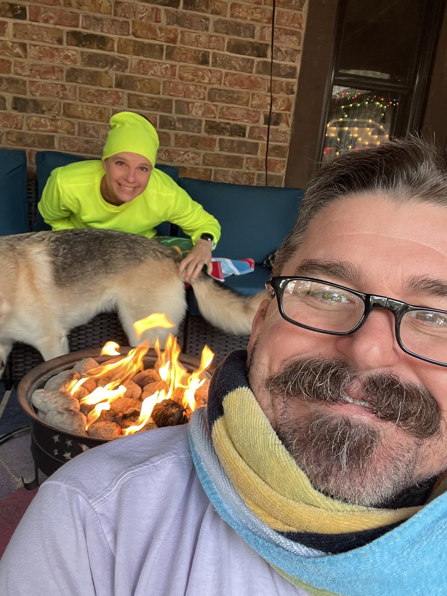 Mann4Edu's tweet photo. Well… @amann4edu & I was able to get our #Runbeforethesun in this morning— it was chilly 🥶 but the cold can actually make it a little easier to run 😀 & then ice bath by the 🔥 & a hot ☕️ to recover! #FitLeaders #Fitlife https://t.co/H8jYT8Q65l