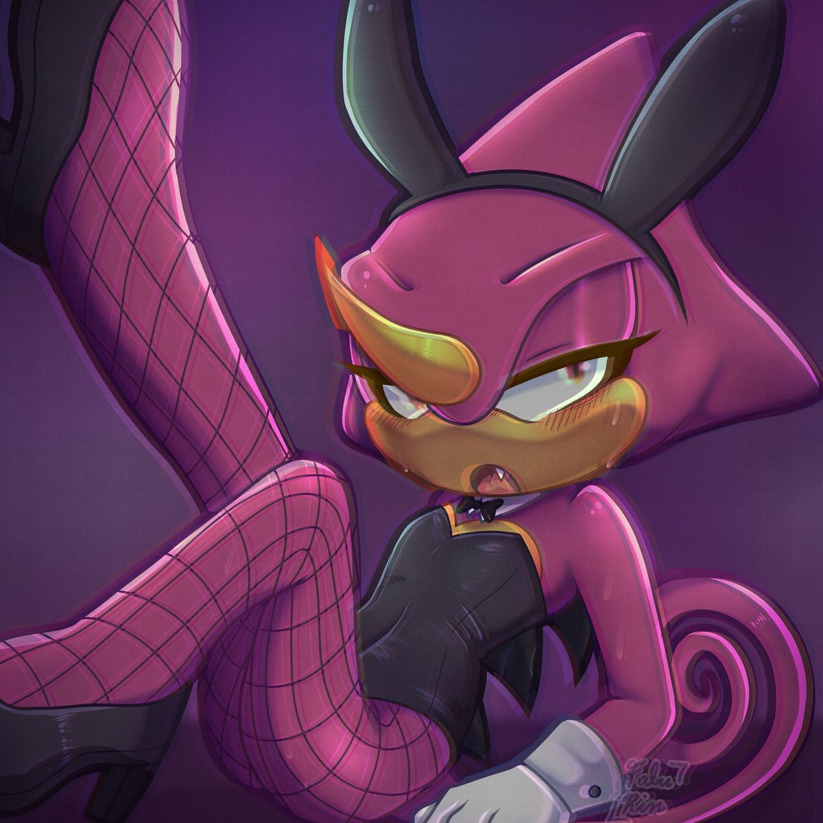 Faburin's tweet image. Ooooh over 1k likes you guys yearn for espio content!!!!
hi i am Fabu i like Espio very very VERY much and also big warning that i draw hetslop ocxcanon bc i also can...

If you like Espio too I would like to be friends.