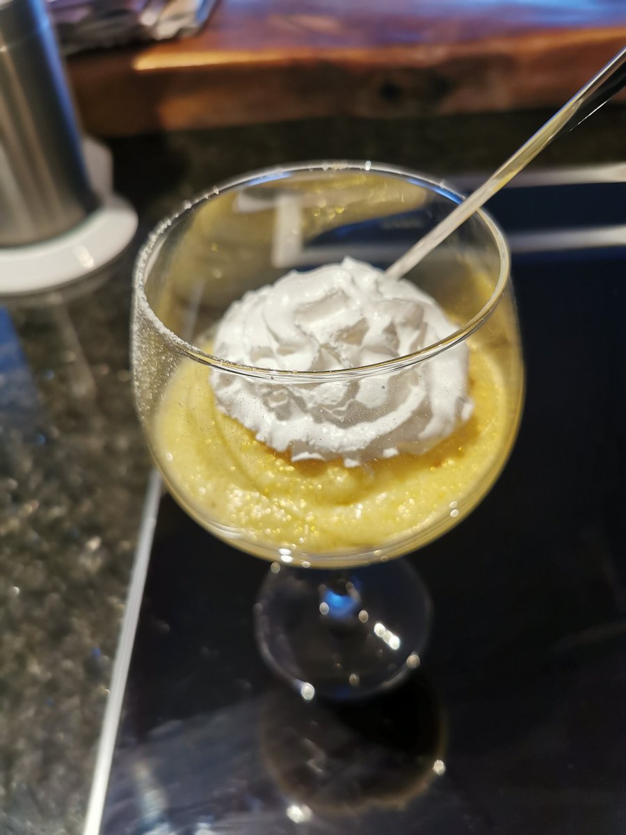 Die Roulade wurde zum Schicht dessert
Ich hab mal einen glutenfreie Teig versucht..