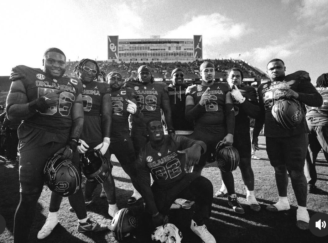 Welcome to the Dawg Pound..🐶🦴