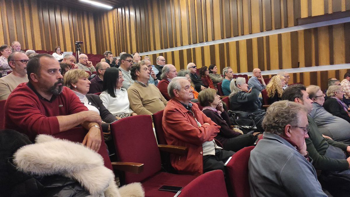 JuntsSabadell's tweet image. 🤝Celebrem la unitat de @MovEsquerresCat dos dels partits que conviuen a @JuntsXCat

◾Perquè el treball nacional i el social són indestriables.
◾La catalanitat el nexe: progrés, democràcia, republicanisme, convivència llengua, unitat d'acció i independència.