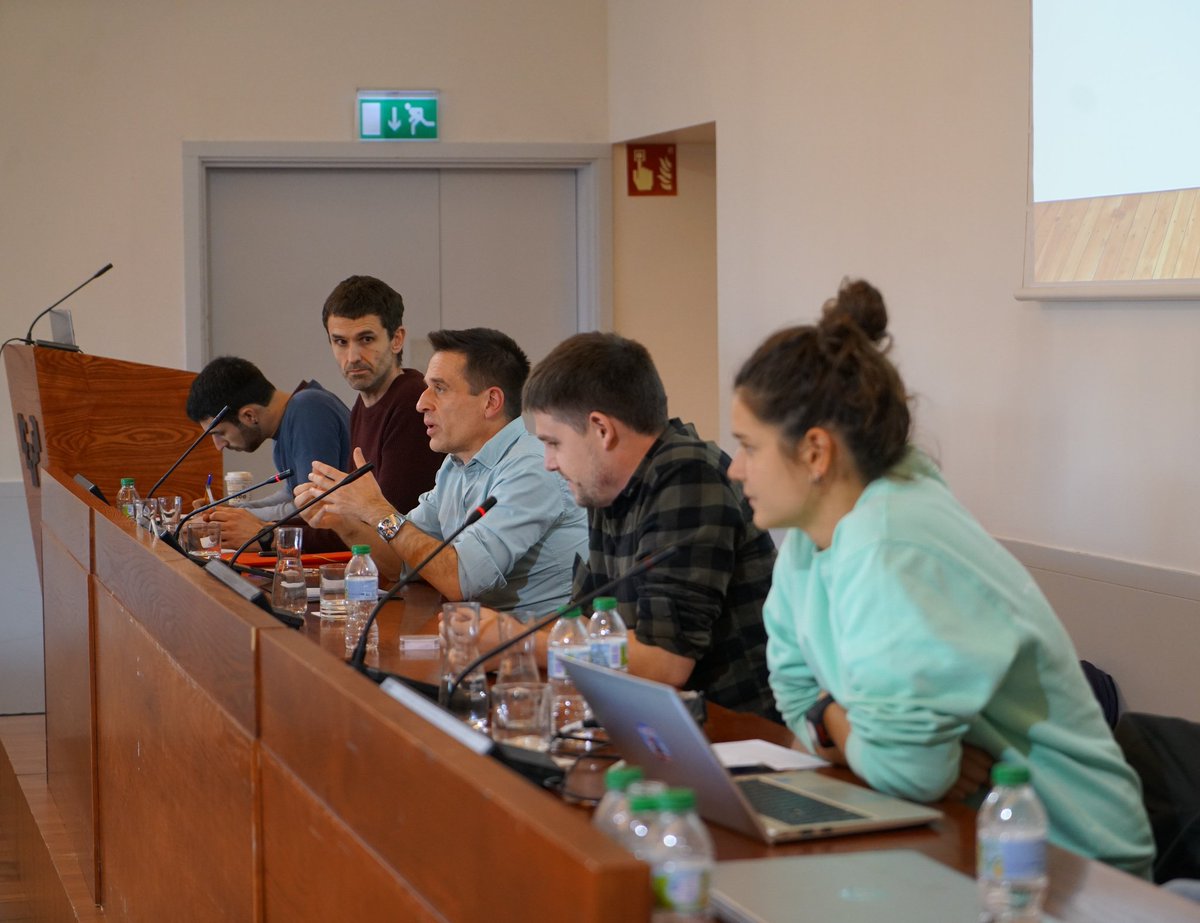 Aste bukaera ostegunean hasi nuen <a href="/ParteHartuzEHU/">Parte Hartuz</a> #SubiranotasunakAztergai #EmergentSovereignties eskutik eta #forumsoberanista #eskolasubiranista rekin bukatu.

Egun oso aberasgarriak, ezagutza zein  harremanen sareen aldetik.

Bidea egiten jarraituko dugu 😉💪🏾