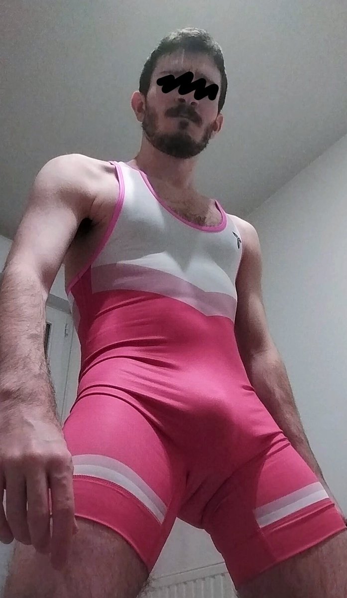 Mint_disaster's tweet photo. Ready to wrestle https://t.co/MgDmUq1Xje