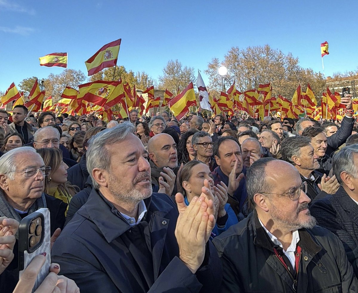 Entre la mafia y la democracia, el <a href="/pparagon/">PP de Aragón</a> lo tiene claro: La sociedad española dice basta ya a este gobierno rodeado de corrupción

La situación es insostenible, Sánchez debe convocar elecciones ya.