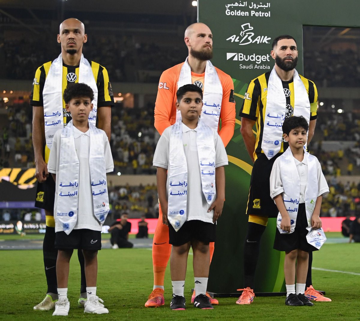 تدشين مبادرة “رابطة البيئة” في مواجهة الاتحاد والشباب
<a href="/almaystrw51342/">متعب الجوهر( المايسترو)</a> 
الرياض ـ متعب الجوهر 

شهدت مدينة جدة مساء السبت انطلاق مبادرة «رابطة البيئة» في ملعب مدينة الأمير عبدالله الفيصل الرياضية، ضمن تعاون مشترك بين صندوق البيئة وجمعية أصدقاء لاعبي كرة القدم، وبدعم من وزارة