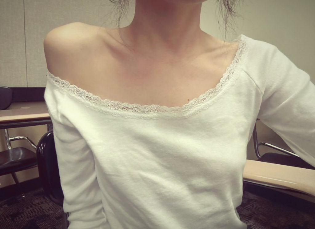 winternighttt09's tweet photo. Oh to have my bones visible 

#proananation #edtwt #4na https://t.co/kB4TcTYADj