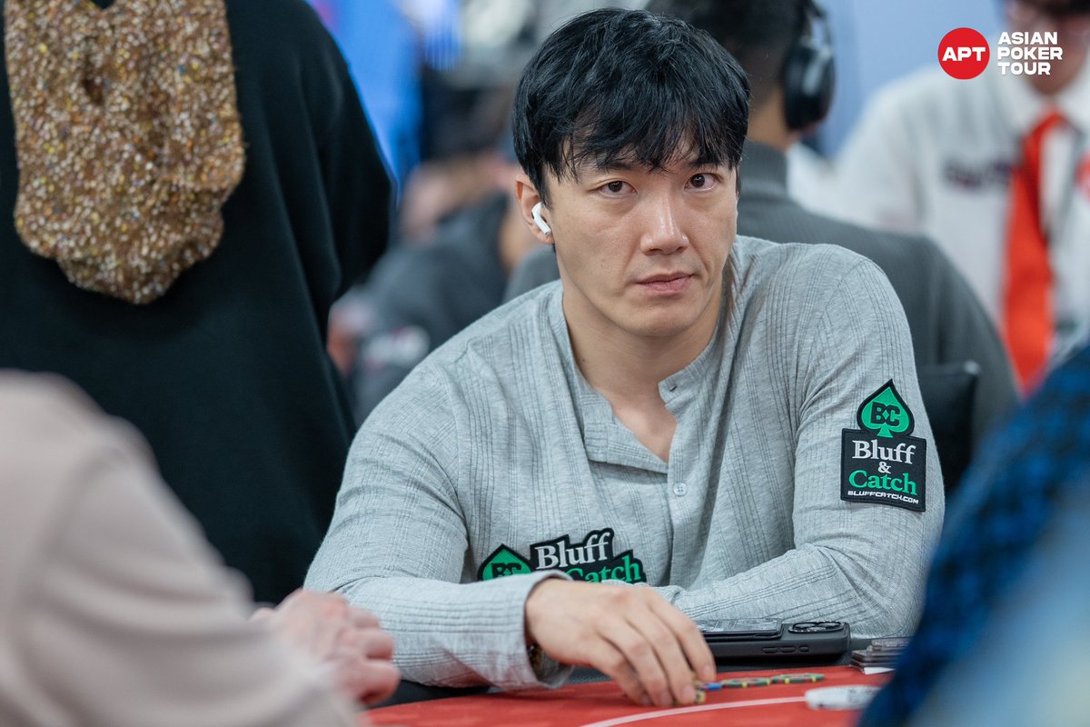 나는 진짜.... 옷 위로 삼각근 라인 보이는게 너무 좋음 말 안 된다고 생각함