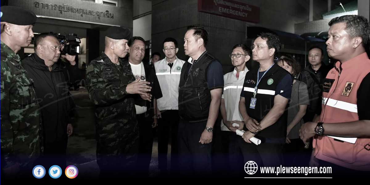 PlewSeengern's tweet image. “ดี-ร้าย” อยู่ที่ “มุมมอง” #เปลวสีเงิน 

ตอนนี้ ผมมองข้ามข่าวสารมหาอุทกภัยที่สื่อทั้งหลายตั้งอก-ตั้งใจขุดคุ้ยประเด็นให้ดรามารายวันไปแล้ว
บอกตรงๆ เอียน รำคาญ เบื่อ จนไม่อยากดูข่าวโทรทัศน์ จะมาคร่ำครวญหรือมารื้อฝอยหาตะเข็บ คนนั้นผิด-คนนี้ถูก ไปเพื่ออะไร?
ถ้าเอามาโขกซ้ำตำเหยียบ…