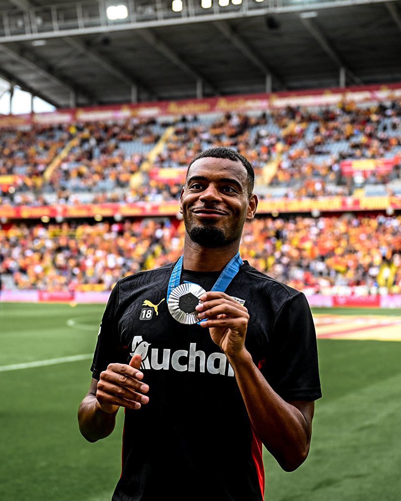 zambro 📊 tweet media