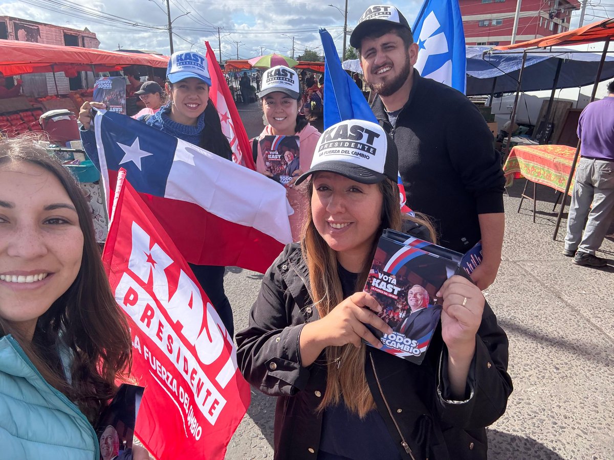 psc_cristiano's tweet image. #FeriasPorKAST #PSC Gran despliegue hoy de nuestros militantes en distintas ferias, dando inicio a la campaña de @joseantoniokast 🖐🇨🇱

#Este14DeDiciembre
#VotaKast
#TodosConKast
#PartidoSocialCristiano