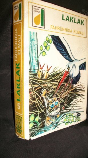 İlkokul yıllarımda birkaç kez okuduğum Fahrünnisa Elmalı’nın yazmış olduğu Laklak kitabını sonunda bulabildim. Bu tarz kitapların yok olup gitmemesi adına dijitalleştirmek istesem acaba yasal bir sıkıntı çıkar mı diye merak ediyorum.