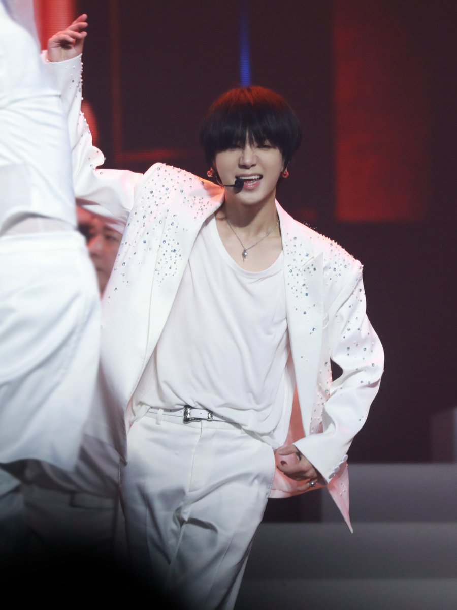 iohcc62's tweet image. 251130 SUPER SHOW 10 in BANGKOK Day2

예뻐요😏
@shfly3424 

#SUPERJUNIOR #슈퍼주니어
#SUPERSHOW10 
#예성 #Yesung #艺声 #藝聲 #イェソン