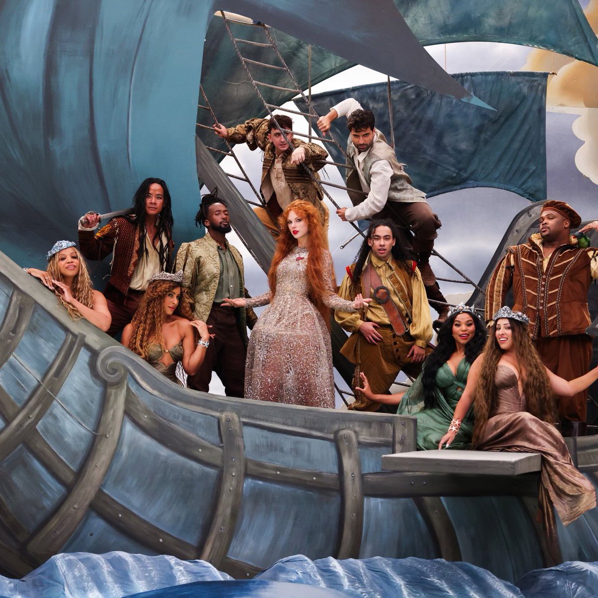 TChartSwift's tweet image. “The Fate of Ophelia” is challenging with “All I Want For Christmas Is You” for #1 on Hot 100 next week. This could be Ophelia&apos;s 9th and final week at the top for now.