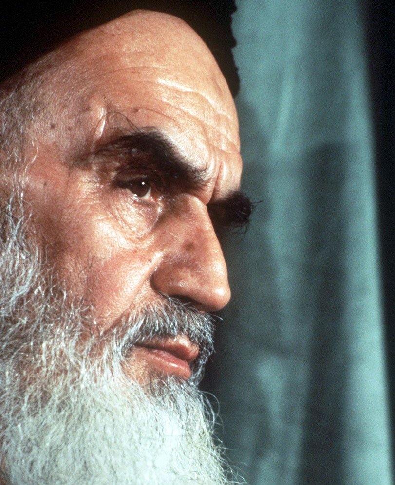 sarbazvalayat12's tweet image. ما مملکتمان را به پیش می‌بریم. و دست ظالمها را کوتاه می‌کنیم از مملکت. و اجازه نمی‌دهیم کسی دخالت در مملکتمان بکند.