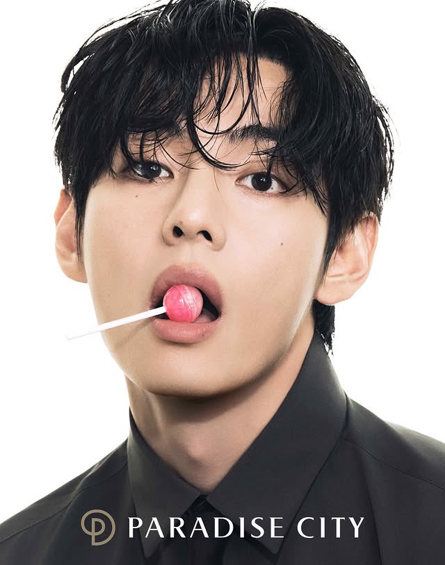 taeguide's tweet image. Various Korean Magazines have posted behind the scenes footage of Taehyung’s commercials for Paradise City 

Please make sure to like, comment and share 

📎 instagram.com/reel/DRr1Lc4Dz…
📎 instagram.com/p/DRr1Ks8Cfjk/…
📎 instagram.com/reel/DRr1I2Mkk…
📎 instagram.com/reel/DRr4ob5Eh…
📎…