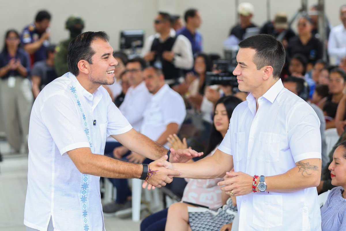 HaroldBurbanoOk's tweet photo. Feliz cumpleaños, señor Presidente @danielnoboaok 

Hoy celebramos su liderazgo, su visión y el ejemplo que inspira cada día nuestro trabajo.

Gracias por guiarnos con firmeza y compromiso para construir juntos El Nuevo Ecuador. 🇪🇨

#FelizCumplePresiNoboa https://t.co/6Hia4DzVCk