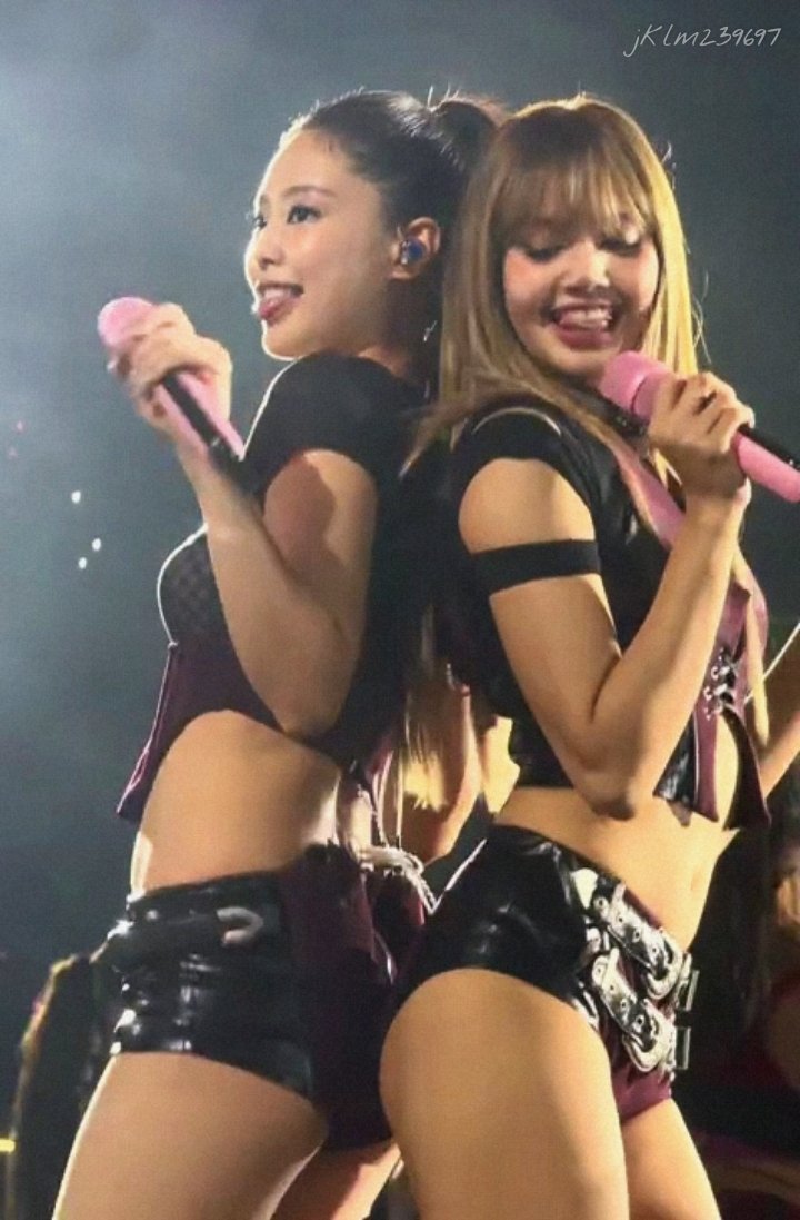 jklm239697's tweet image. 🍑😝