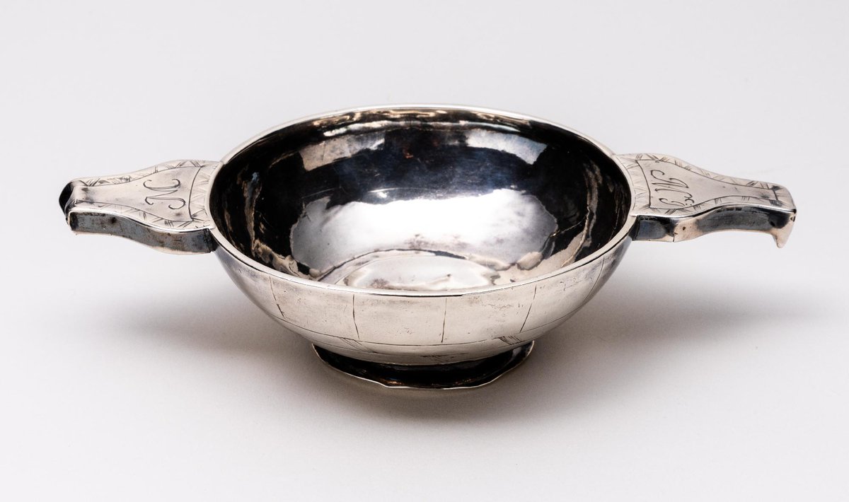 Raise a quaich to #StAndrewsDay! 

A quaich is a shallow, two-handled drinking vessel. This quaich in our collection descended from Thomas McKean, a signer of the Declaration of Independence and member of the St. Andrew's Society of Philadelphia.

🏴󠁧󠁢󠁳󠁣󠁴󠁿: bit.ly/4iIAj3h