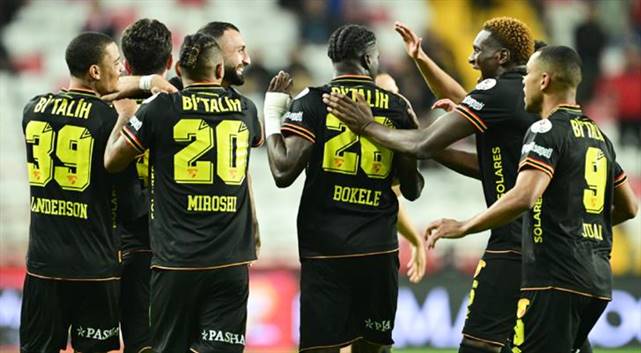 seyirhaber.com/2025/11/30/hes… Hesap.com Antalyaspor 1-2 Göztepe (Maç Sonucu)