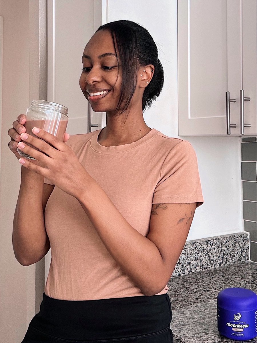 DeeUGCreator's tweet image. Lifestyle photo for a brand I recently worked with 💙  My big toe got a good workout since I had to put the camera remote on the floor and did several takes 🤣
#ugccommunity #ugcexample #ugcphoto #UGCcreator