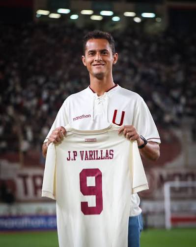 potrillo_1901's tweet image. Alguien sabe que es de la vida de esos profesionales que después de posar con la camiseta de esa cagada de equipo desaparecieron profesionalmente y ahora nadie sabe de su vida.

La maldición de @Universitario
