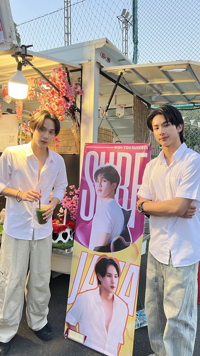 javafamily_o's tweet image. ทางบ้านขอขอบคุณการสนับสนุนFood truckจาก @bblueeskky  สำหรับคิวสุดท้ายของ#Head2HeadSeries มากๆเลยนะคะ🍲🥐

 HEAD 2 HEAD LAST Q

#Head2HeadSeries
ꗯ꙼̈ 𓂂 @javabh28 #javabh #swensurf #surfjava @swensurf 
#กองเสบียงของจาว่า