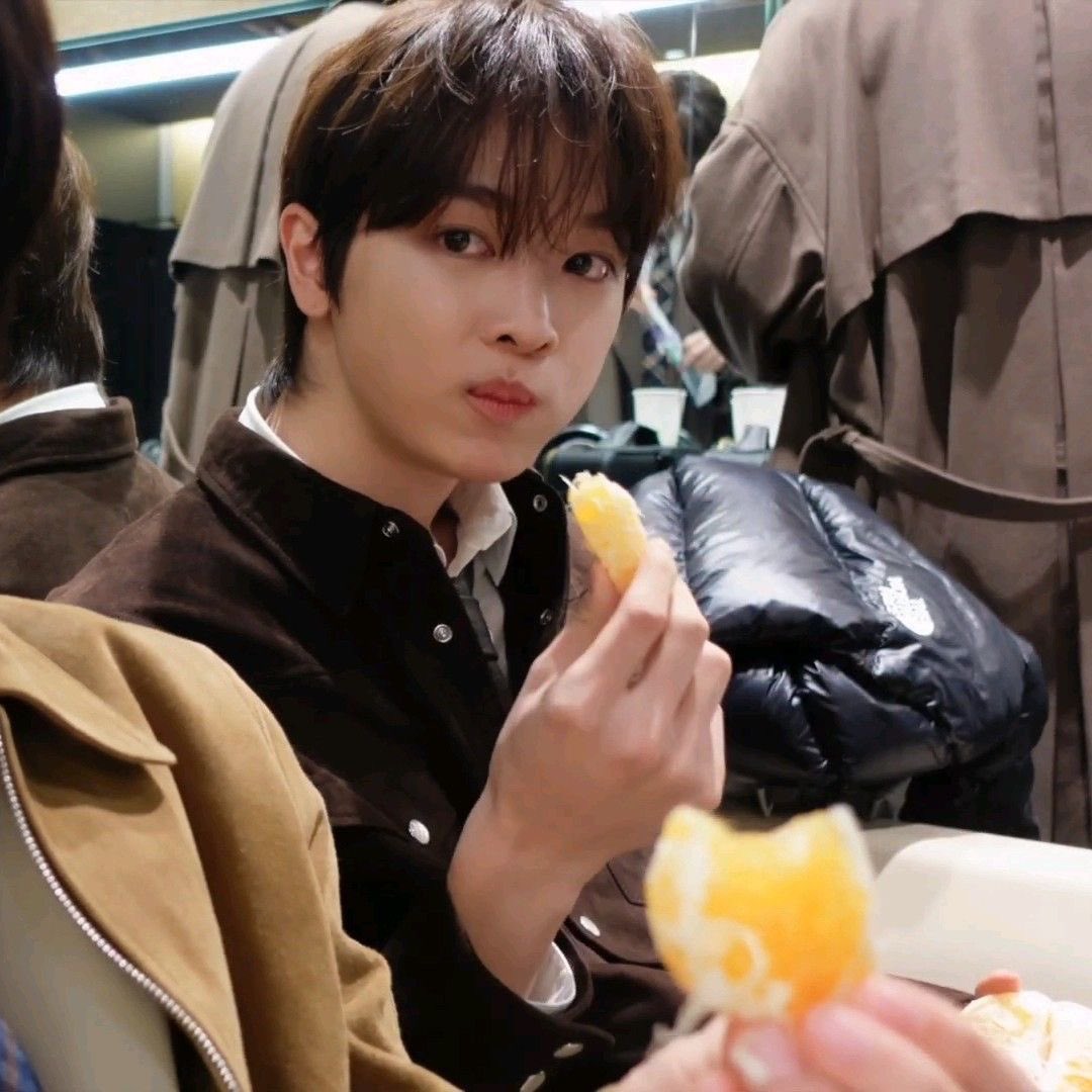 mymerliah's tweet image. แบ่ มั่ยรักม๋า                                  ท่าเป้นมู๋รักมั้ยคับ