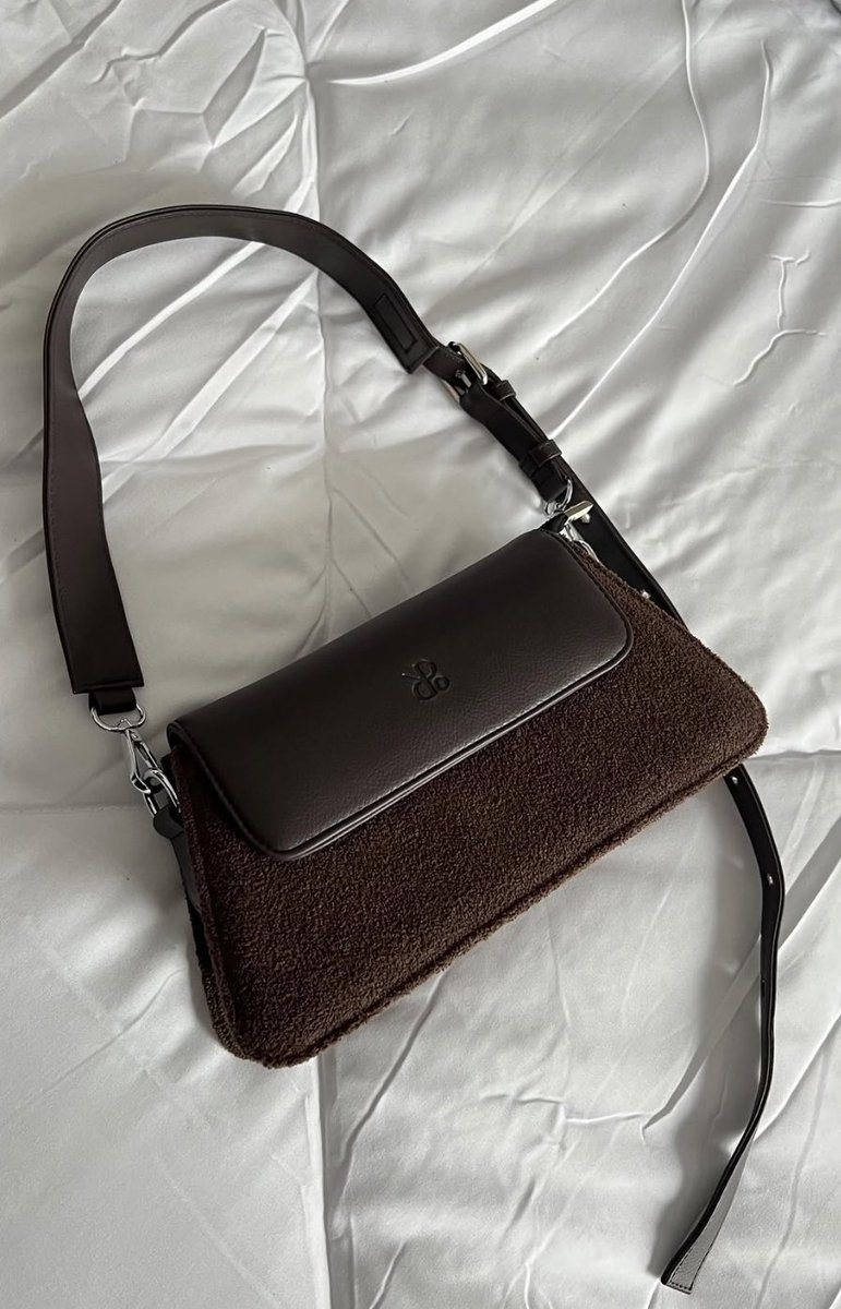 edfens's tweet photo. local brand bag timeless edition: https://t.co/Jb03eaFlpR