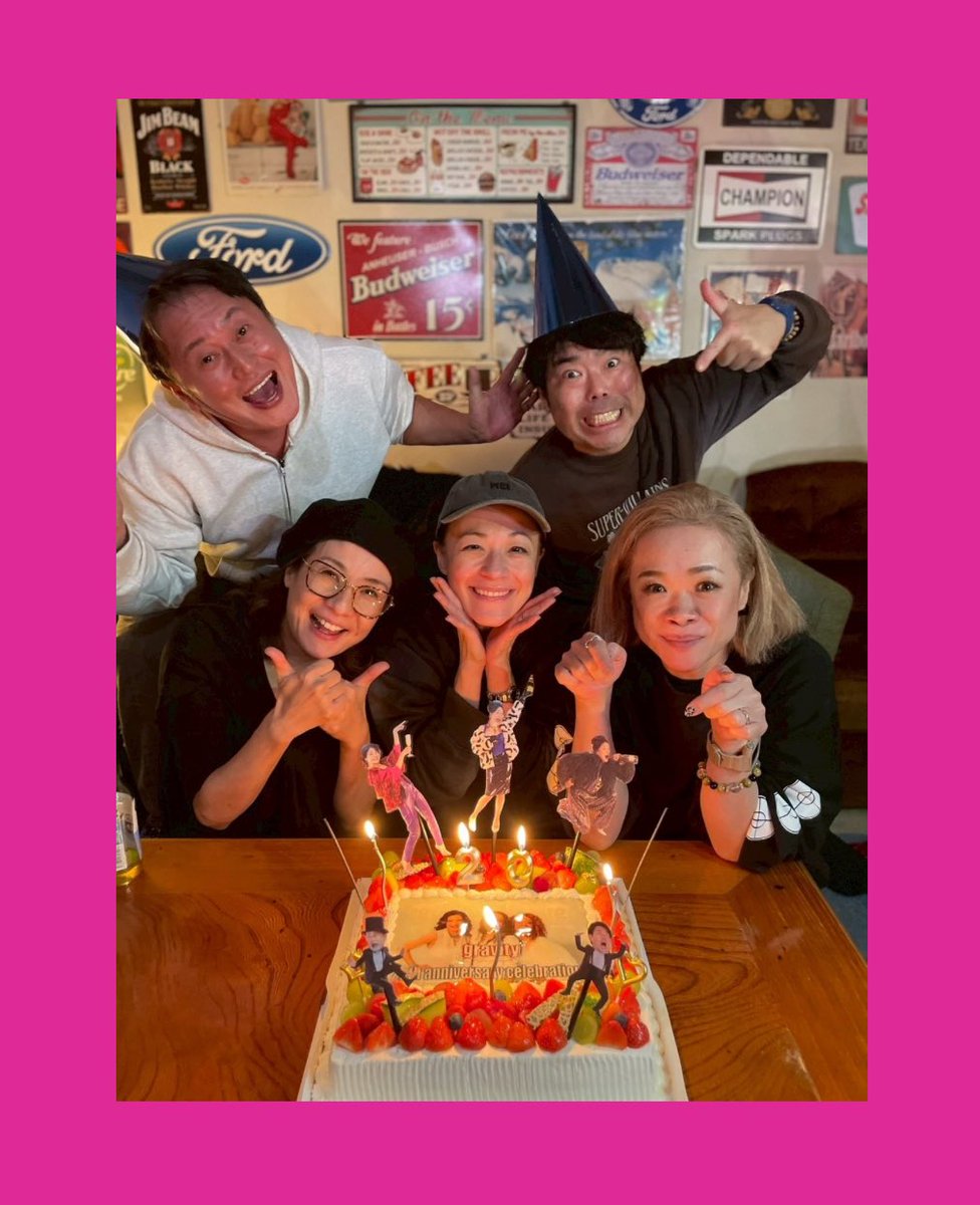gravity3ladies's tweet photo. 🎉gravity20周年企画
「更年期SHOWガール〜The Musical〜」

無事に完走いたしました!!!

gravity初のオリジナルミュージカルの挑戦。たくさんの方に支えていただきました。

観に来ていただきましたお客様、関係者の方々、本当にありがとうございました。

私たちのショーで世界を救うのだ!!!❤️‍🔥 https://t.co/J6cPUordBd