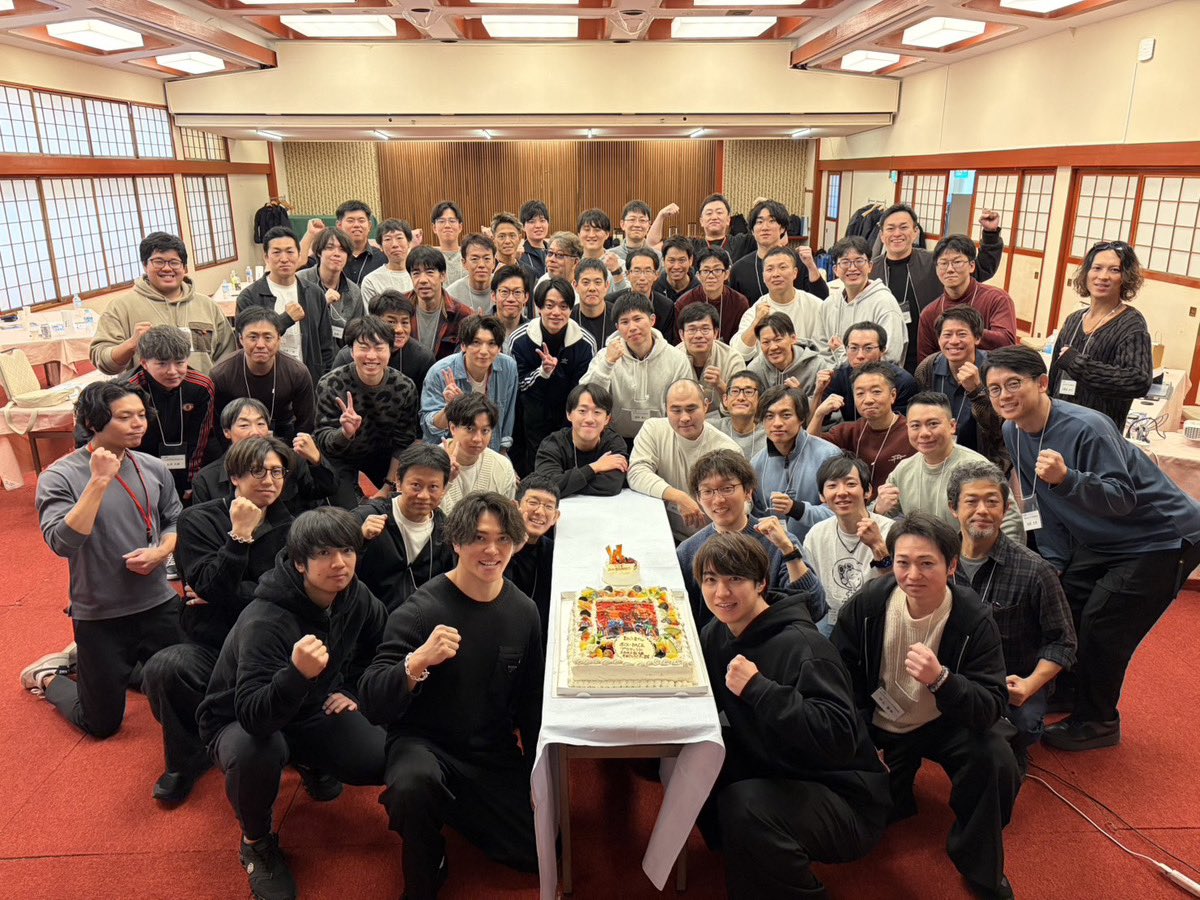 photo_nil's tweet photo. 今回で２回目の合宿！楽しかった〜

思えばプロジェクトに入って約1年で自分変わったなぁと思った。今では当たり前にやってるダイエット、筋トレも去年の自分からは想像もつかなかった。

冗談抜きで自分を変えられる環境がある。それがこのプロジェクト。

@mametamacho #SIXPACKプロジェクト熱海合宿 https://t.co/IHLSbOu3hW