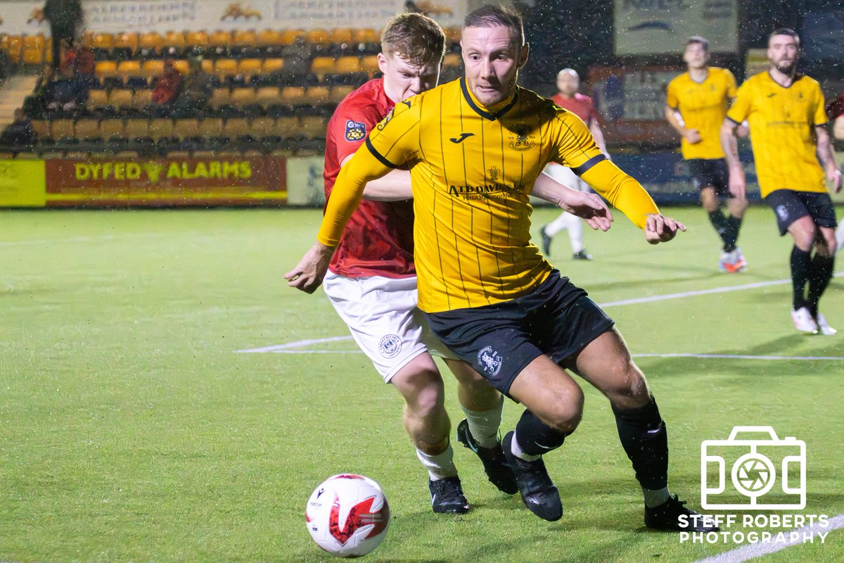 SteffPhotos's tweet image. Matchday Action 

⚽️ Carmarthen Town AFC vs Caerau Ely
📅 28th November 2025
🏟 LHP Stadium, Carmarthen
🏆 JD Cymru South 

Full gallery of photos now available 👇 

steffrobertsphotography.pixieset.com
