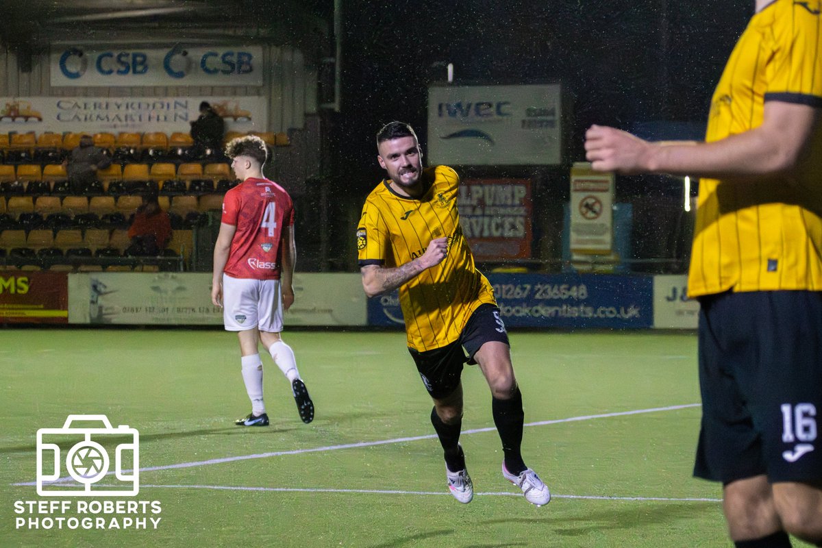 SteffPhotos's tweet image. Matchday Action 

⚽️ Carmarthen Town AFC vs Caerau Ely
📅 28th November 2025
🏟 LHP Stadium, Carmarthen
🏆 JD Cymru South 

Full gallery of photos now available 👇 

steffrobertsphotography.pixieset.com