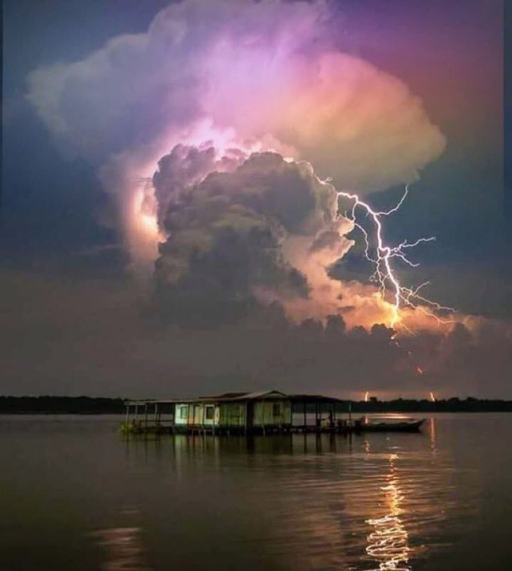 GianlucaCoccon1's tweet photo. Espectacular 
RELÁMPAGO DEL CATATUMBO en la cuenca del Río Catatumbo en el Lago de Maracaibo…Edo Zulia 🇻🇪🇻🇪🇻🇪🇻🇪🇻🇪🇻🇪🇻🇪🇻🇪🇻🇪🇻🇪🇻🇪🇻🇪🇻🇪
@venezuelaenfoto https://t.co/V71UKRC2Pq