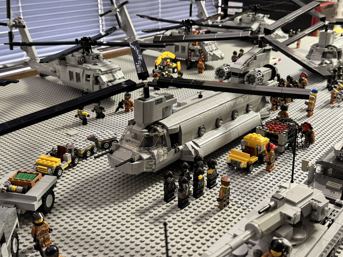 legopuipui's tweet photo. 軍事基地もっと拡張したいなー https://t.co/0HJehHqz3l