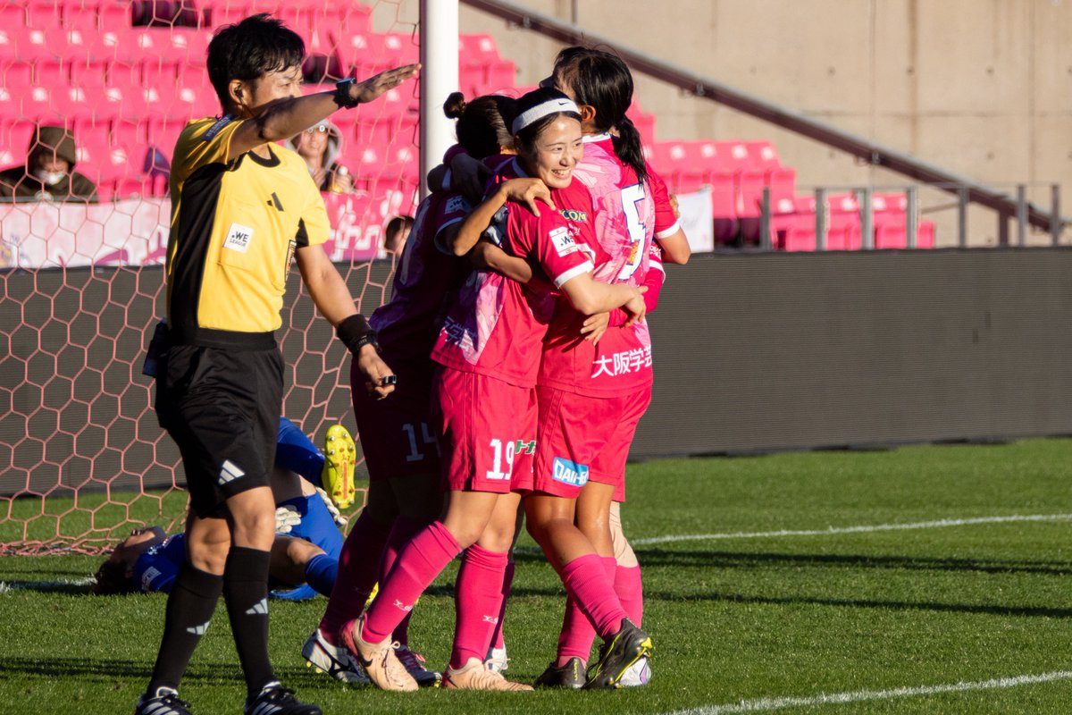 𝑛𝑎 tweet media