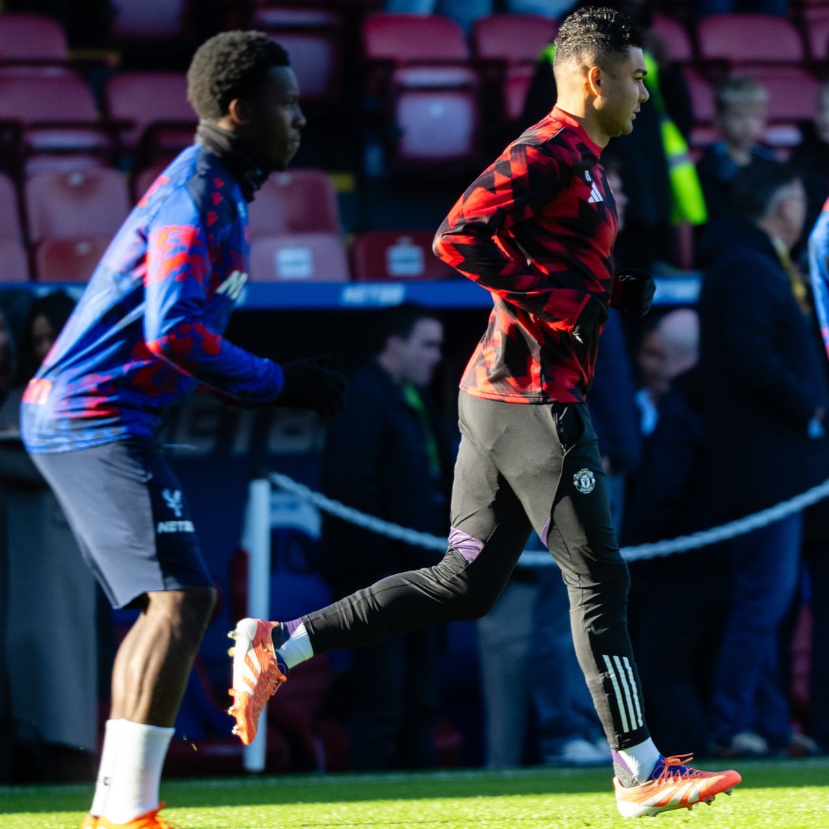 ManUtd's tweet photo. 🏃‍♂️ 🏃‍♂️ 🏃‍♂️