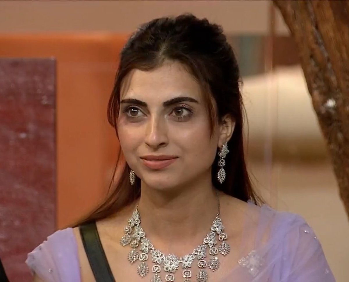 kindsoullove1's tweet photo. This season belongs to one and only Farrhana Bhatt, She added spice, flavors and entertainment in this boring season. If she hadn't there, BB19 would've been a flop 

RISING WINNER FARRHANA
#FarrhanaBhatt https://t.co/xfM8Nxm9b6