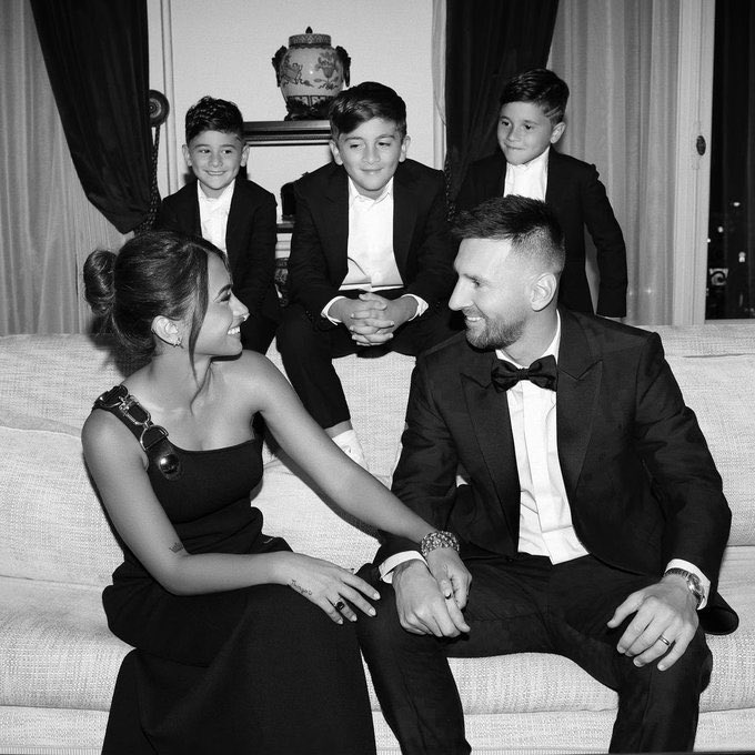 TouchlineX's tweet image. Most Ballon d&apos;Ors in history.
Most FIFA The Best in history.
Most Golden Boots in history.
Most trophies in history.
Most assists in history.
Most G/A in history.

The absolute pinnacle of greatness. 🤍