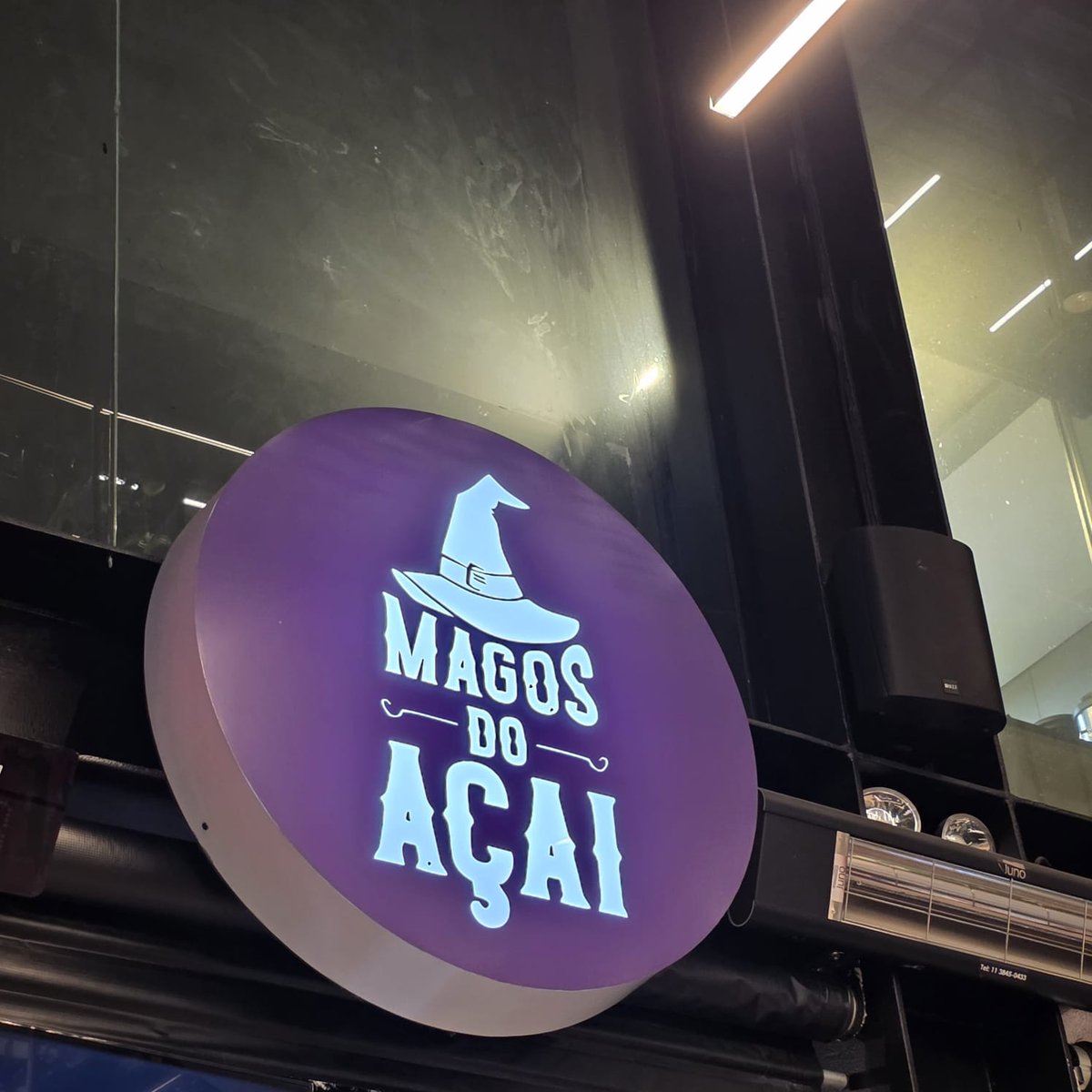 AnaMoretto4's tweet image. #SignsOnSunday  #streetphotography 
#AlphabetChallenge #WeekVforVowels 

Açaí 🫐

Curitiba PR, Brasil.