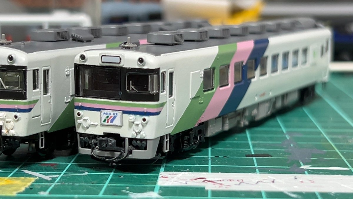 Kankitsu_Model's tweet image. 付属品をつけました
スカート付きパノ窓のキハ58の方が好みです...団体/臨時のパーツは持ち合わせていないので白幕と快速でお茶を濁します🍵