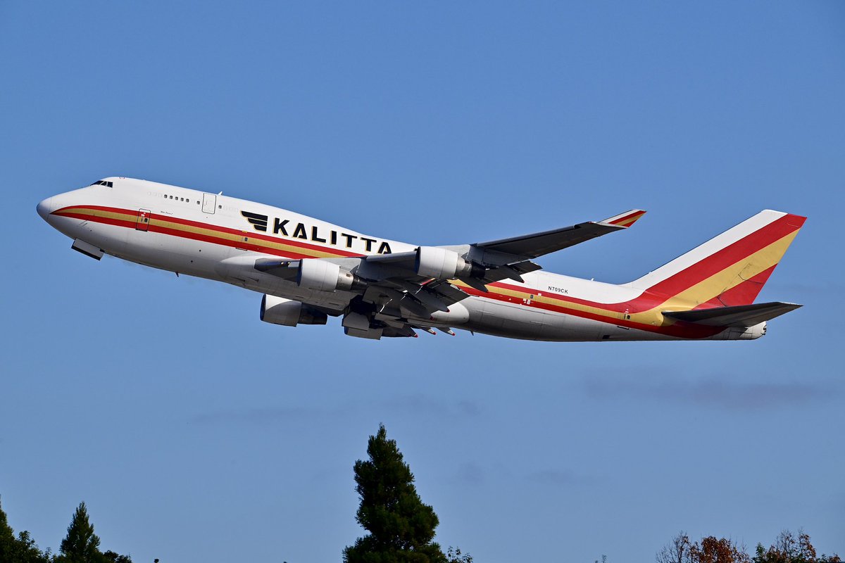 umkVMdyhA76PkK9's tweet image. 成田空港から帰投しました🚙 結局…成田に行っても横田と同じ様なジャンボカーゴ祭を楽しみました🤣
#成田空港 #rjaa #nrt #kalita #silkway #cargoluxitalia #nipponcargo