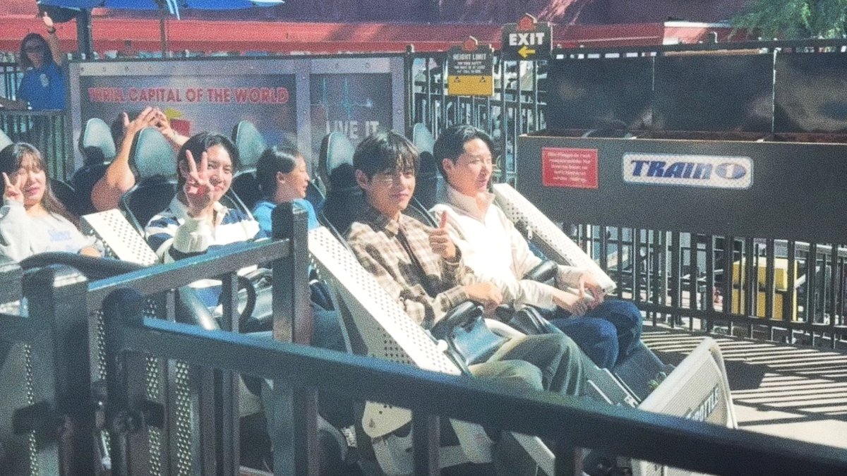 staerrafic's tweet image. being the prettiest and the funniest person wasn’t enough, taehyung also had to be the loveliest, pulling everyone into the convo so no one is left out, goofing with his staff, being a gentleman, and a perfect son he is just so easy to love :(