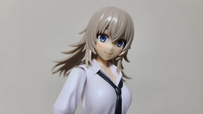 ウルフさん組んでみたけど 既存キットの寄せ集めとは思えないくらい完璧なバランスすぎて 逆に組み換えしたら違和感が強くなるだろうというタイプで驚いた ウルフさんという名前のキャラだなこれもはや