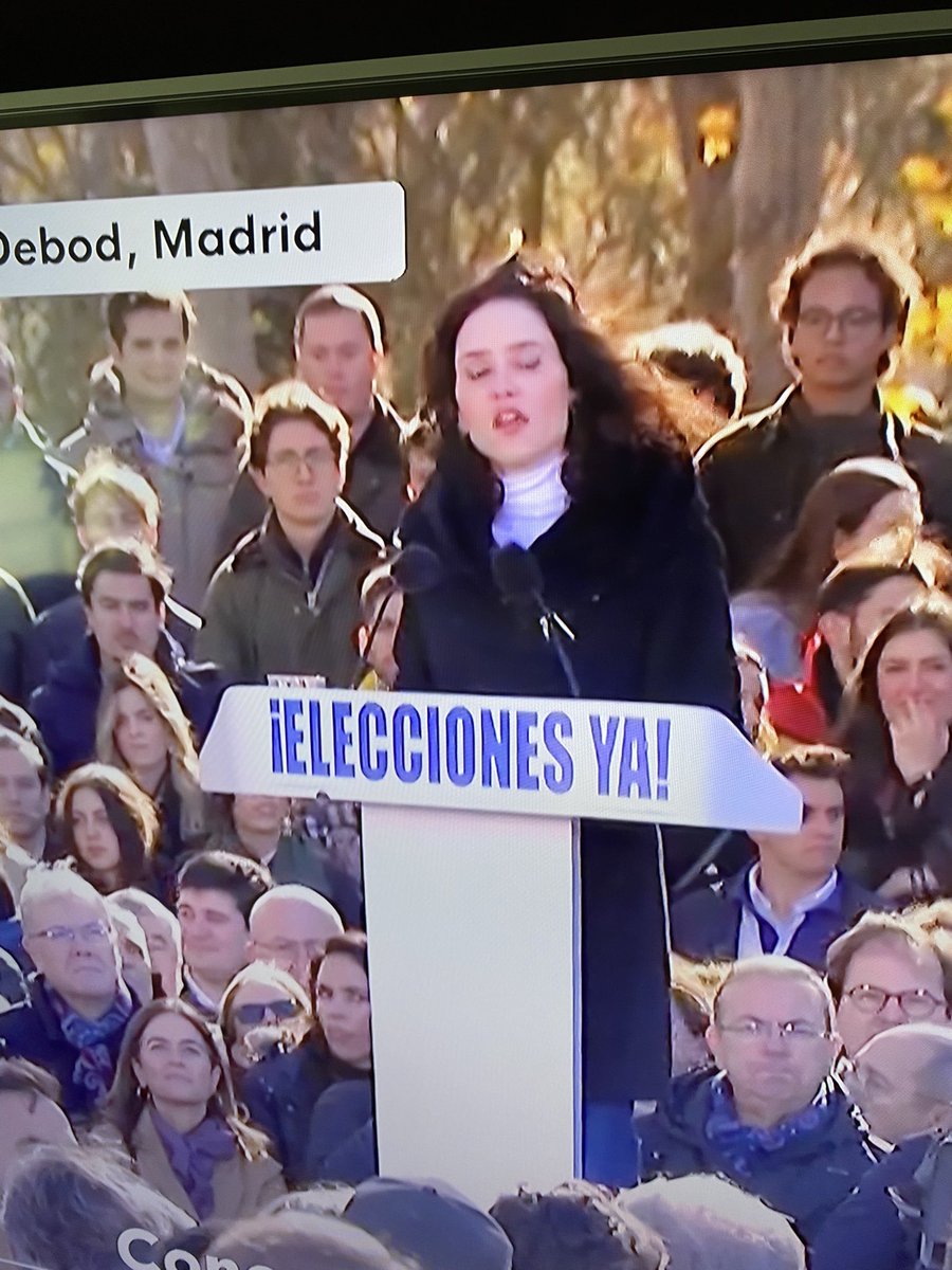 AndresCheek's tweet photo. La infame de Ayuso, en el templo de Debod, acusando al gobierno de Sánchez de corrupto…
Ella, novia de un delincuente confeso, ella, culpable de la muerte de 7291 ancianos, ella, que vive en un ático de dudosa procedencia, ella y sus chanchullos en Aval Madrid…
En fin… ELLA. https://t.co/7lRZFmO9yx