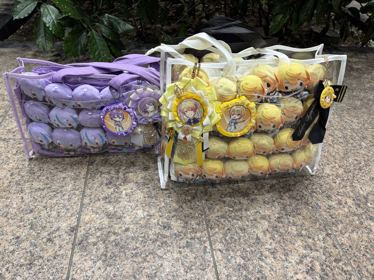 mt3262's tweet photo. @5WIkebxM6h4pzji 再度のご連絡失礼致します
現在会場出口外の植え込み近くに居ます
当方こちらの痛バを所持しております
目印にして頂けますと幸いです https://t.co/j5ZwTicQDP