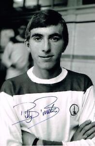 CafcFacts's tweet image. Sad news re the passing of former Charlton Athletic player and West Ham United player and Manager Billy Bonds MBE

Billy played 100 League and Cup games for Charlton Athletic between 1965 and 1967 scoring one goal.

Rest in Peace #cafc #whufc